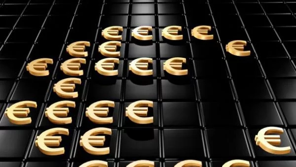 Йената и еврото с покачване спрямо долара