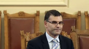 Дянков: Ще чакаме за еврозоната още няколко години