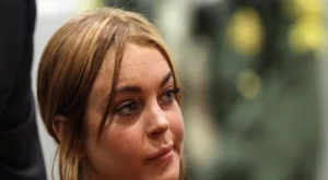 Линдзи влиза отново в клиника?