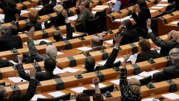 Европарламентът даде зелена светлина на "Two Pack"