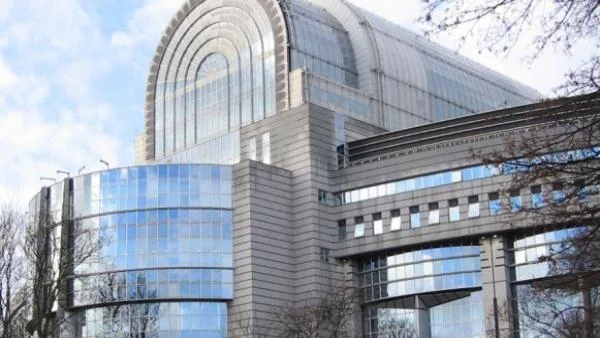 ЕП - консултант за спирането на реакторите на България, Литва и Словакия