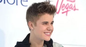 Бийбър плю в лицето на съсед, заплаши да го убие