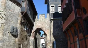 2013/04/03/0801351001380565079