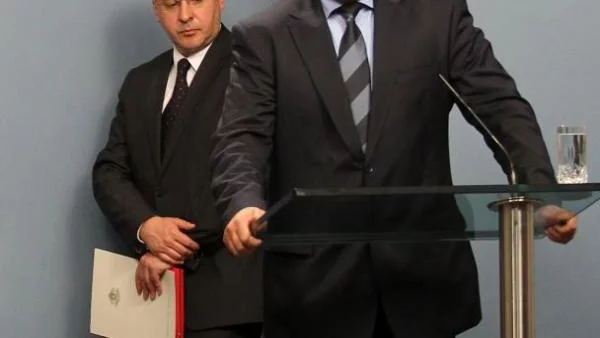 ГЕРБ и БСП - кой какво обещава и какви пропуски открива в програмата на другия