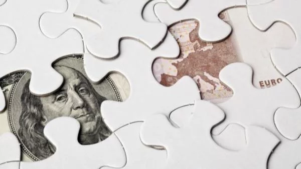 Доларът докосва нивата от 100 йени