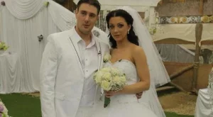 Емануела се омъжи в Къртицата