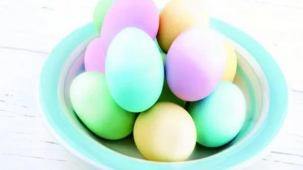 Направи си сама: Омбре яйца за Великден (видео)