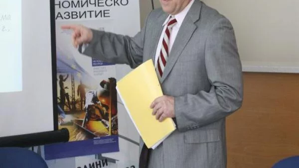 Прохаски: Икомиката не е независима от политическата нестабилност