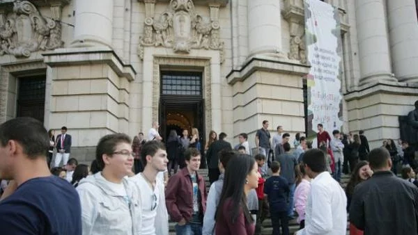 България заделя най-малко пари за образование