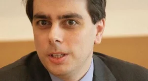 16 споразумения за рехабилитация на сгради дават днес