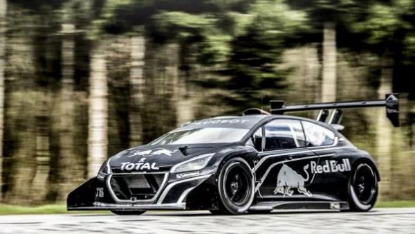 Льоб тества Peugeot 208 T16 Pikes Peak