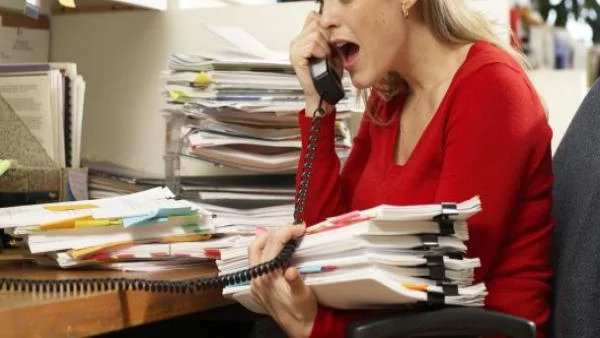 12 признака, че прекалявате с работата