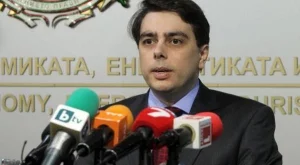 Василев: Потреблението на енергетиката ще продължи да пада