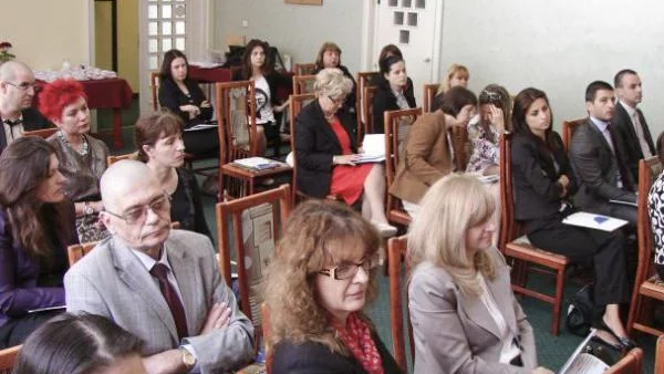 Магистрати и съдебни служители се обучават в европейски съдебни институти