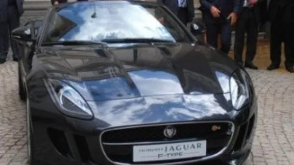 Jaguar F-Type дебютира у нас... на британска земя

