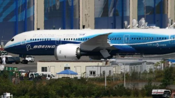 Сингапур се обзаведе с 60 модерни самолета