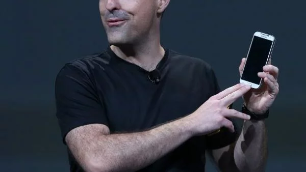 Samsung и Google предизвикват Apple с нови смартфони през лятото