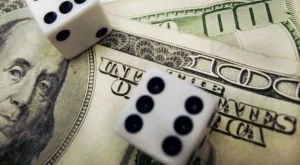 Доларът запазва позициите си подкрепен от силните икономически данни от САЩ