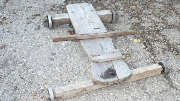 Спомен от детството - състезание с лагерни колички