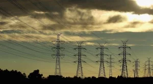 Цената на тока може да падне чрез промени в закона, заявиха от ДКЕВР