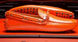 Запознайте се с новите обувки за шофиране - Ламборгини