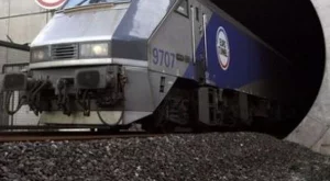 2013/06/25/0042022001380560739