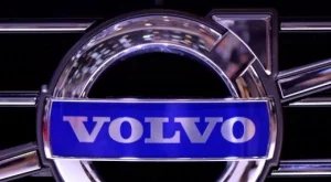 Volvo пуска автомобил, който се паркира сам