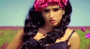 Сантра, Криско и Bashmotion – очаквано добър отбор зад новия летен хит