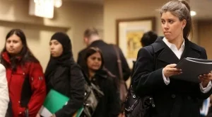 Работодатели и безработни с трудна комуникация на борсата