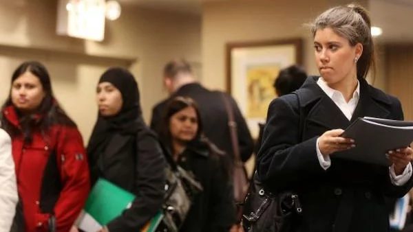 Работодатели и безработни с трудна комуникация на борсата