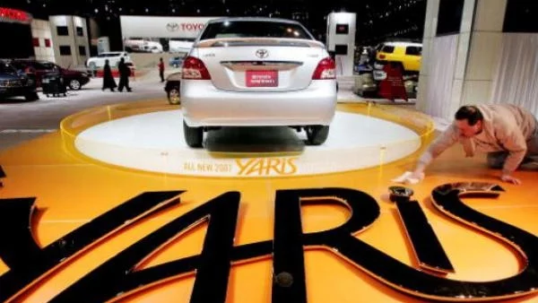 Toyota изтегля 185 000 свои автомобила от пазара