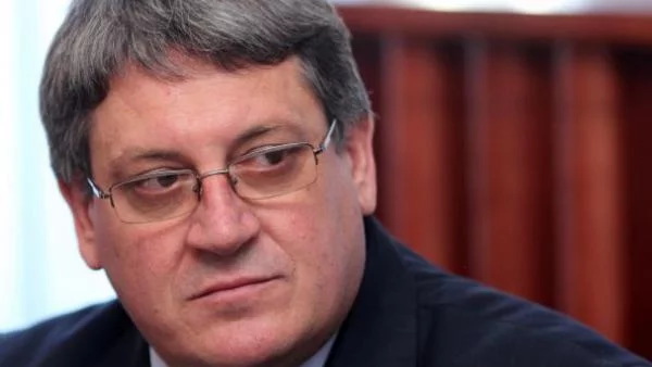 Освободиха Пламен Цеков от поста шеф на НЗОК