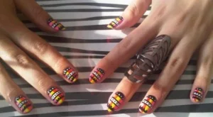 Трайбъл маникюр за лятото (видео)