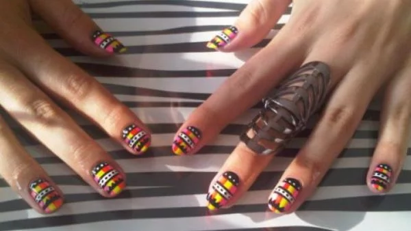 Трайбъл маникюр за лятото (видео)