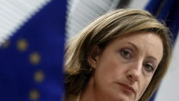 Златанова: Губим минимум 200 млн евро от еврофондове в края на 2013