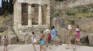 Гърция с ново мото: "Гърция - най-богата страна на света"