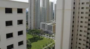 Муудис смъкна прогнозата на трите основни банки в Сингапур