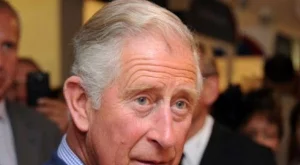 Плаща ли принц Чарлз данъците си?