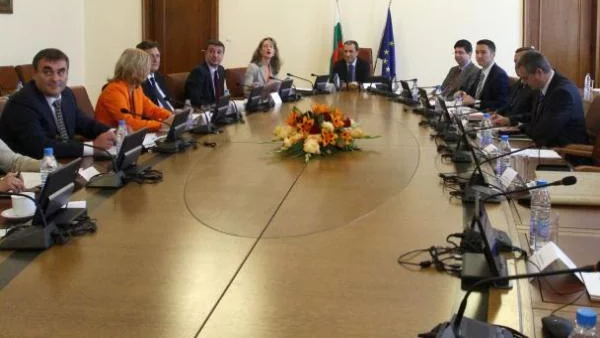 Какво свърши кабинетът Орешарски дотук - популизъм или невежество?