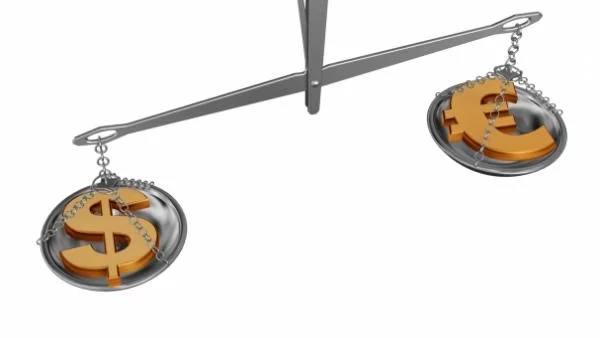 Доларът под натиск, поради очакванията за продължителни стимули от страна на ФЕД