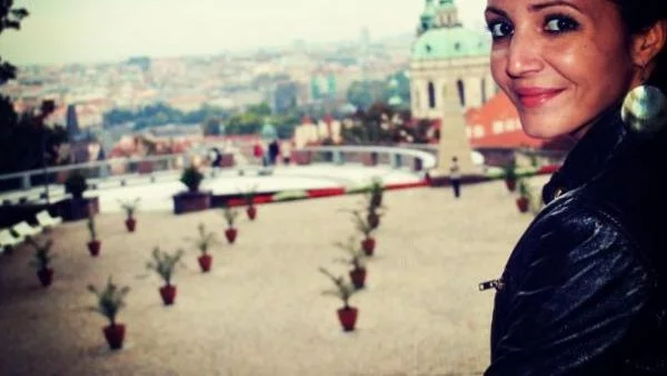 Предай слънце нататък: За Съни!