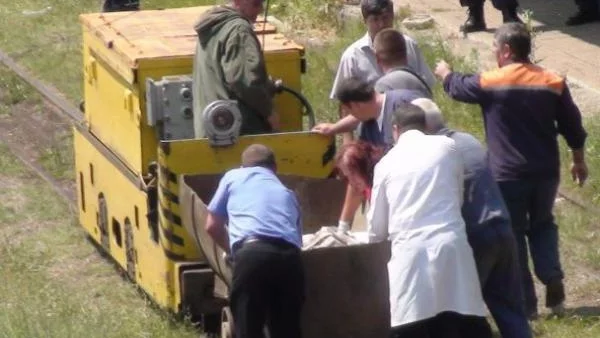 Вода до колене в тунела в мина "Ораново", изпомпват я 