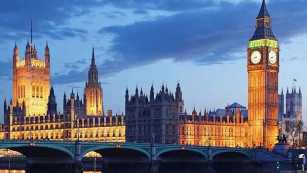 Инфлацията във Великобритания показва, че АЦБ трябва да се въздържа от обезценяване на паунда