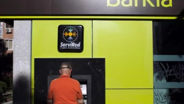 Печалбите на испанските банки растат, но рискът остава