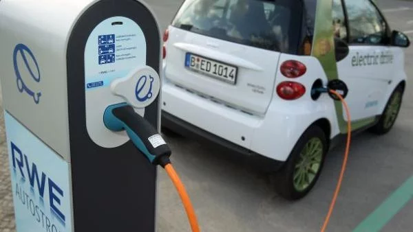 Японски автомобилни гиганти градят станции за електромобили 