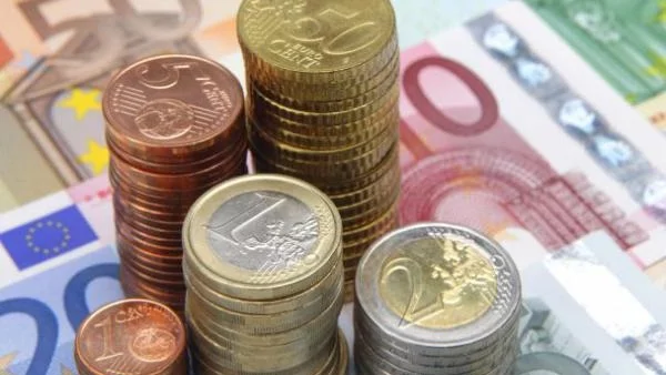 „Блумбърг”: Неясната продажба на „Доверие” вреди на бизнеса