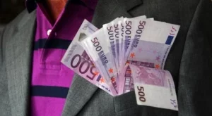 Защо многото пари невинаги ни правят щастливи