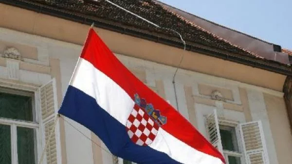 Понижиха кредитния рейтинг на Хърватия