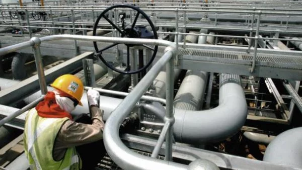 Азербайджанци купиха гръцка газотранспортна компания