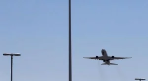 Създават най-голямата авиокомпания в света